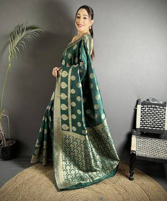 green soft banarasi silk blend green jacquard weaving saree with unstitched blouse 1