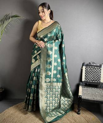 green soft banarasi silk blend green jacquard weaving saree with unstitched blouse 5