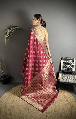 maroon soft banarasi silk blend maroon jacquard weaving saree with unstitched blouse 2