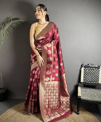 maroon soft banarasi silk blend maroon jacquard weaving saree with unstitched blouse 5