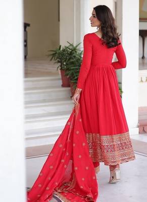 Red zari & sequins embroidered vichitra silk kurta , bottom & dupatta 3