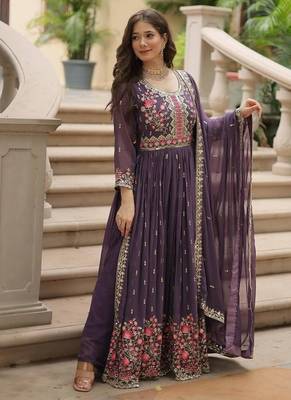 Onion zari & sequins embroidered georgette kurta bottom & dupatta 2