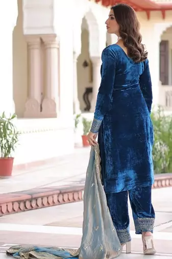 Teal zari & sequins embroidered velvet kurta bottom & dupatta