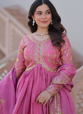 Pink zari & sequins embroidered gold-crush Gown & dupatta 4