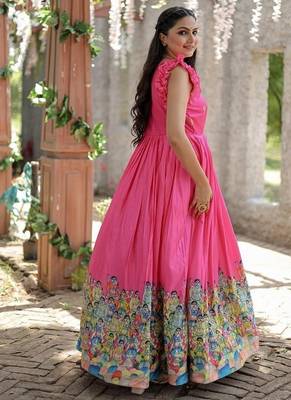 Pink zari & sequins embroidered dola silk Gown 3