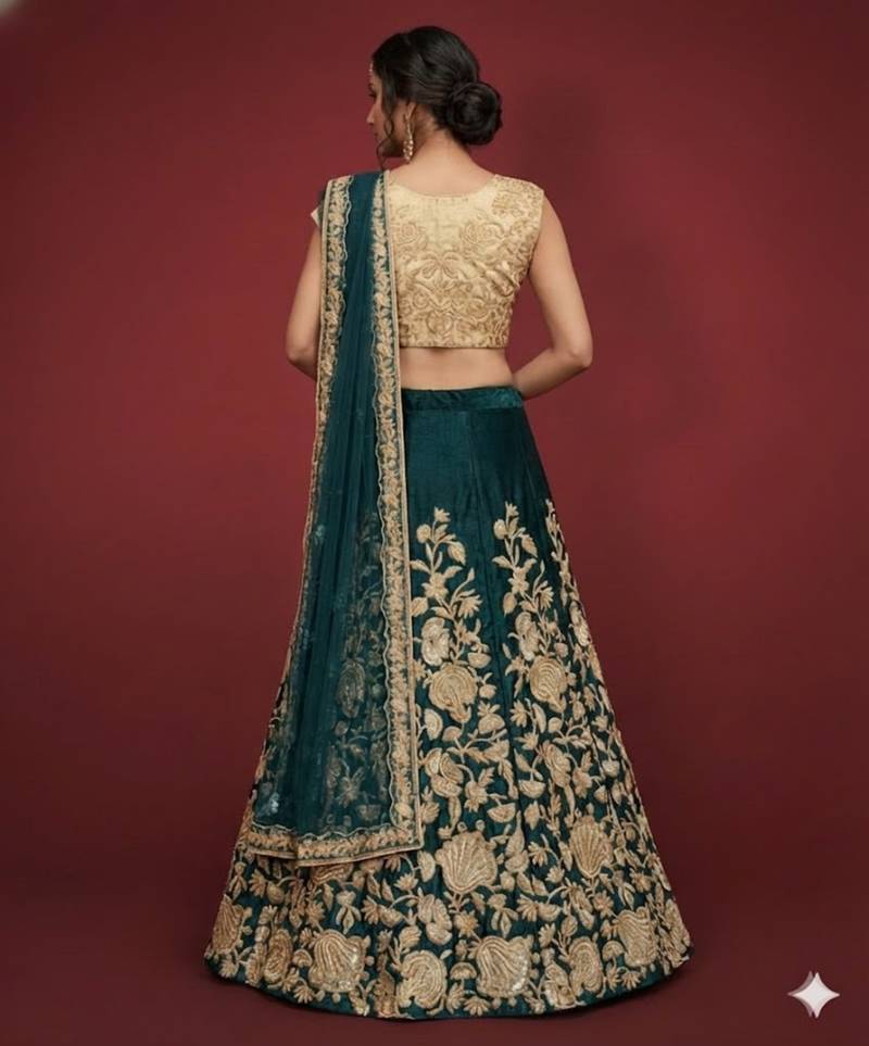GREEN ZARI DORI & SEQUINS EMBROIDERED VELVET FESTIVE BRIDAL WEDDING & PARTY WEAR SEMI STITCHED LEHENGA CHOLI