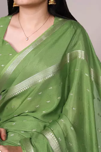 Festive crepe saree with artful weaving