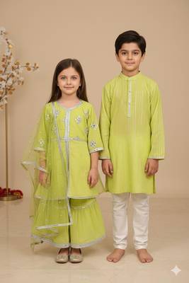 Green embroidered cotton kurta pyjama 1