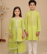 Green embroidered cotton kurta pyjama