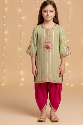 Green embroidered viscose kurta set