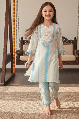 Blue embroidered cotton kurta set