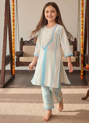 Blue embroidered cotton kurta set 2