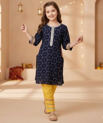 Blue embroidered silk kurta set 1