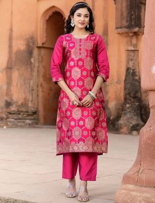 Traditional zari woven kurta set  with dupatta 2