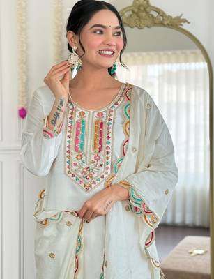 White embroidered kurta set with dupatta 4