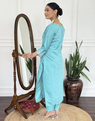 Blue vichitra silk kurta set with dupatta 3