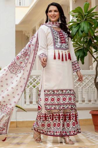 Muslin off white printed kurta set with dupatta