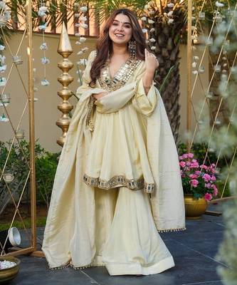 Cream cosmos mirror work kurta set with dupatta 2