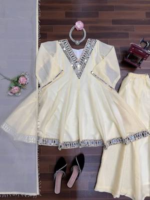Cream cosmos mirror work kurta set with dupatta 3