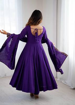 Purple anarkali set with intricate embroidery work 3