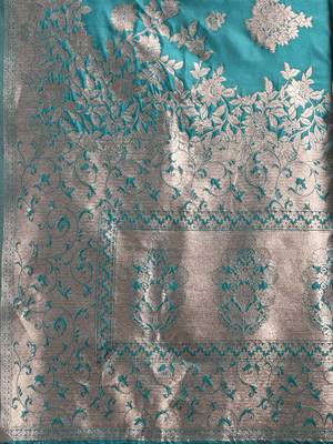 sea green color zari woven banarasi art silk blend saree 4