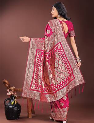 magenta woven art silk blend saree with blouse 3