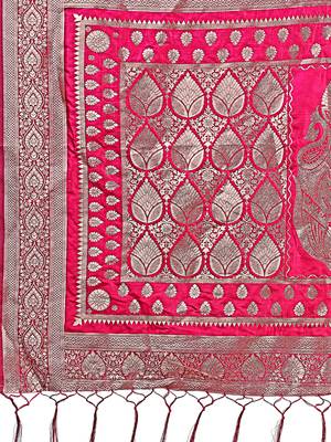 magenta woven art silk blend saree with blouse 4