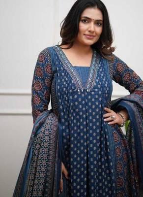 blue printed cotton kurta pant with dupatta 3