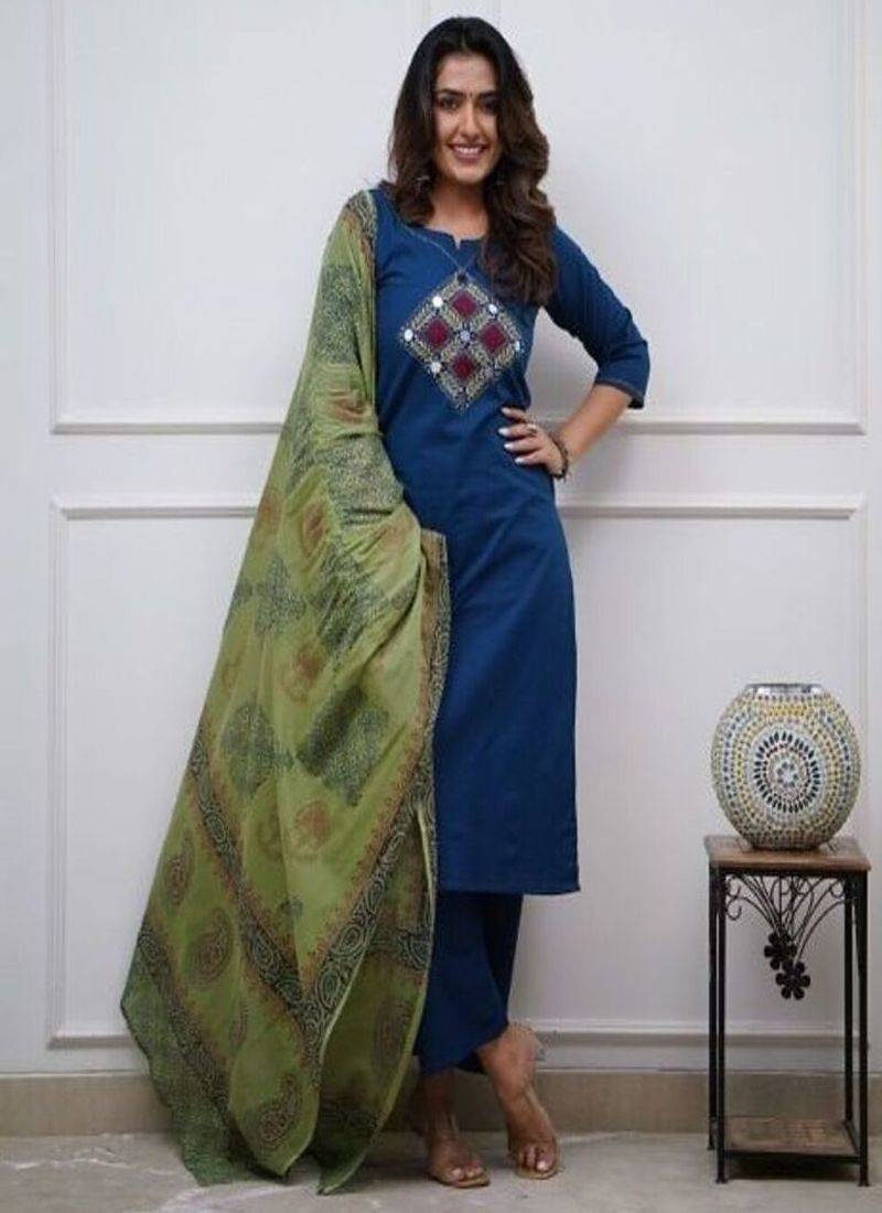 blue embroidered cotton kurta pant with dupatta