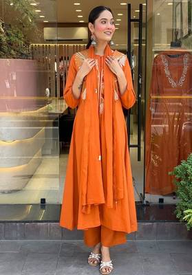 orange embroidered cotton kurta pant with dupatta 3