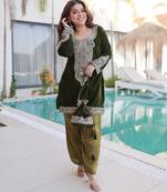 Green velvet zari embroidered and mirror work kurta with pant