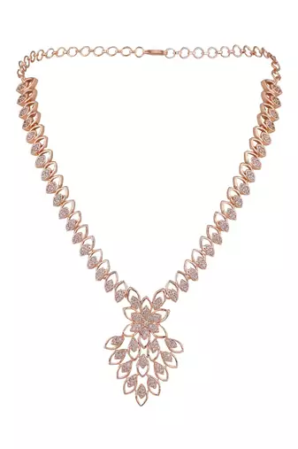 Elegant rose necklace