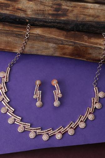 Dainty heart necklace