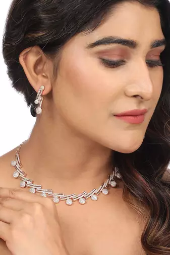 Dainty heart necklace