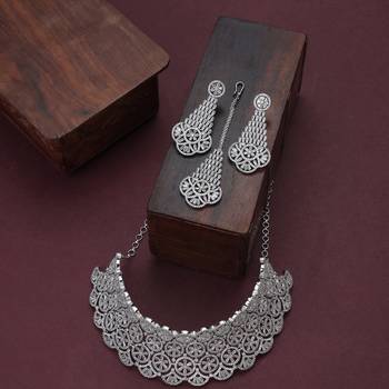 Chic choker necklace 1