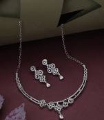 Minimalist chain necklace