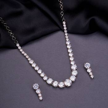 Noir delight necklace 1