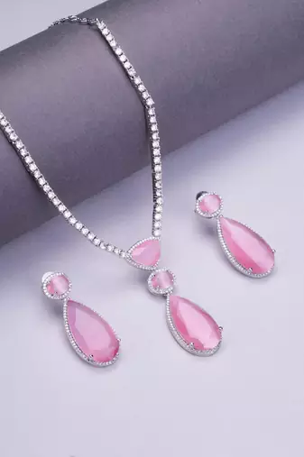 Sapphire glow necklace