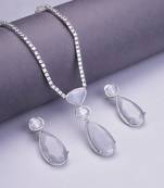 Sapphire glow necklace