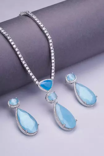 Sapphire glow necklace