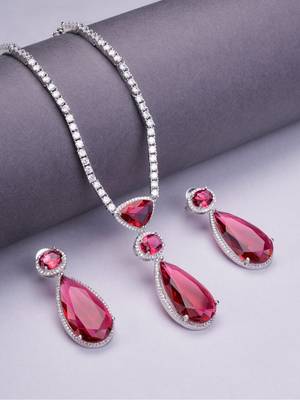 Sapphire glow necklace 1