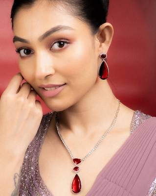 Sapphire glow necklace 2