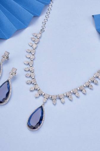 Crystal radiant  necklace