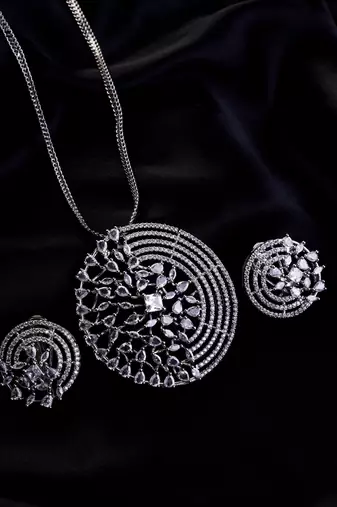 Anigalan star rhodium locket set