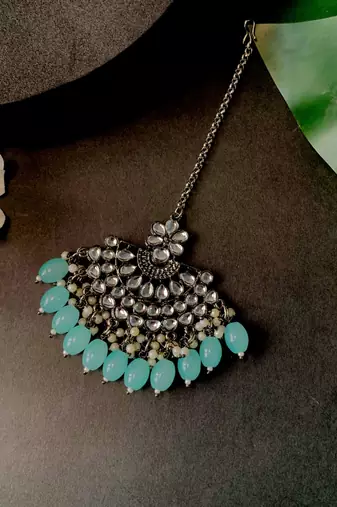 Silver oxidised traditional kundan pearl maang tikka for women and girls (t3106zsb)