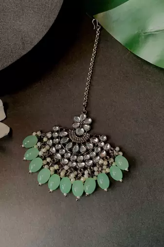 Silver oxidised traditional kundan pearl maang tikka for women and girls (t3106zmin)
