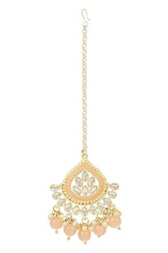 Gold plated traditional kundan & pearl maang tikka for women (t3015) (peach)