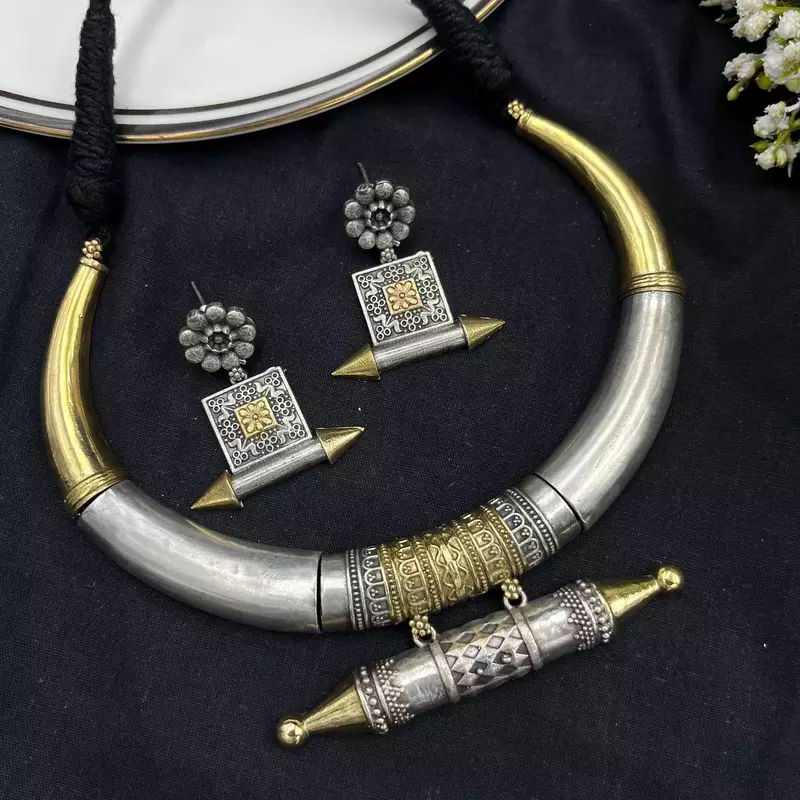 Oxidized tribal necklace & earring set | vintage ethnic dual tone hasuli torque set