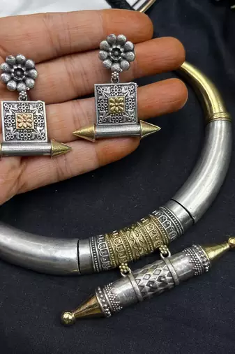 Oxidized tribal necklace & earring set | vintage ethnic dual tone hasuli torque set
