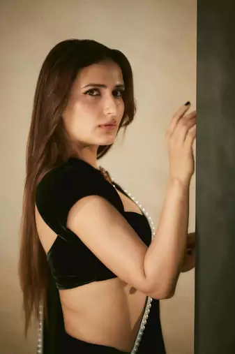 Black Color Plain With Fancy Lace Border Of Pearl Viscose Velvet Saree